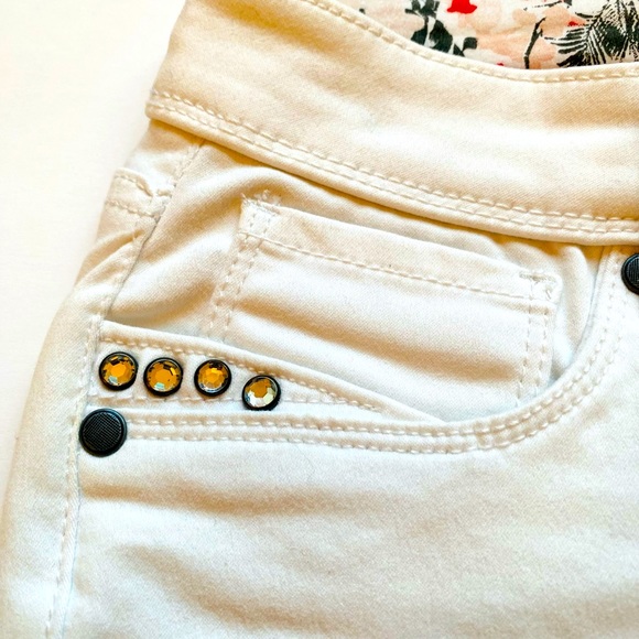 Suko White Capri Jeans - Picture 4 of 6